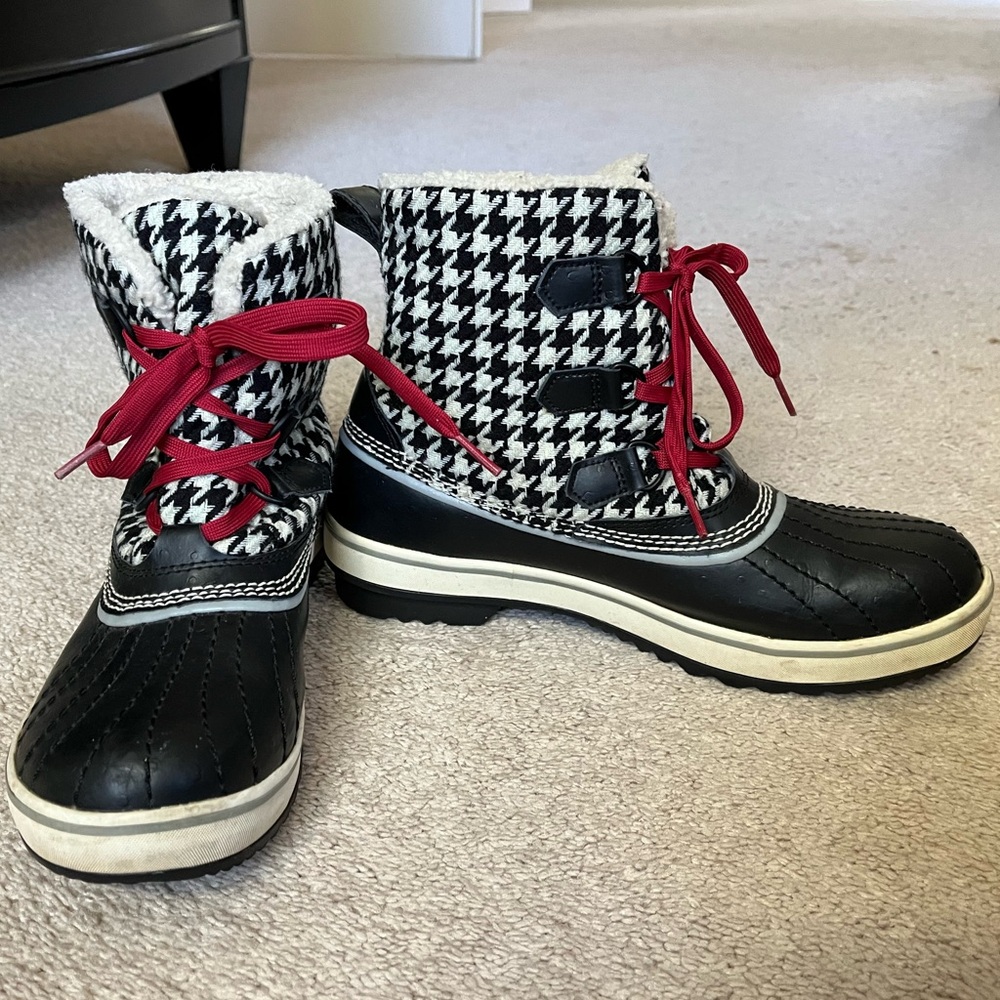 Sorel Tivoli Houndstooth Short Waterproof Boots Size 8.5